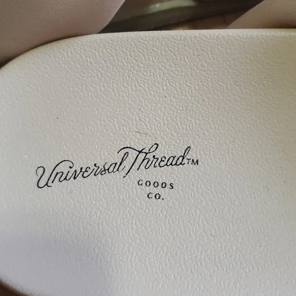 Universal Thread Sandals - Picture 2 of 6